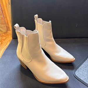 TopModa Cream Ankle Boots